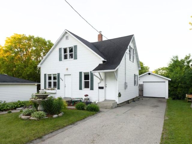 $179,000 | 609 Front Street West | Detroit Lakes