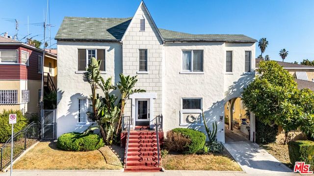 $1,299,000 | 122 North Edgemont Street | Mid-Wilshire