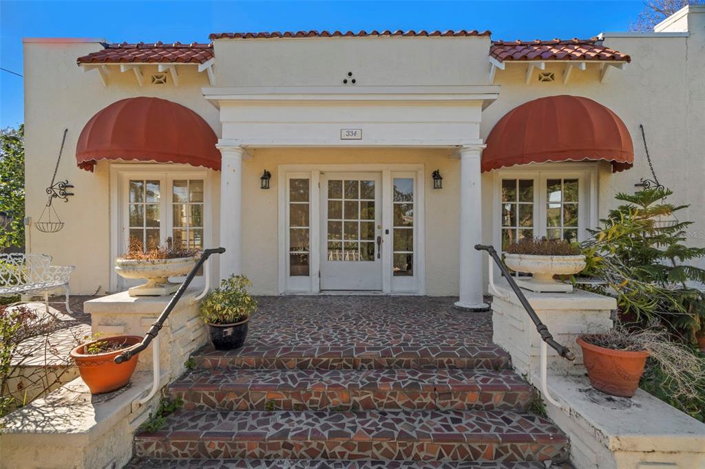 a house view with a outdoor space