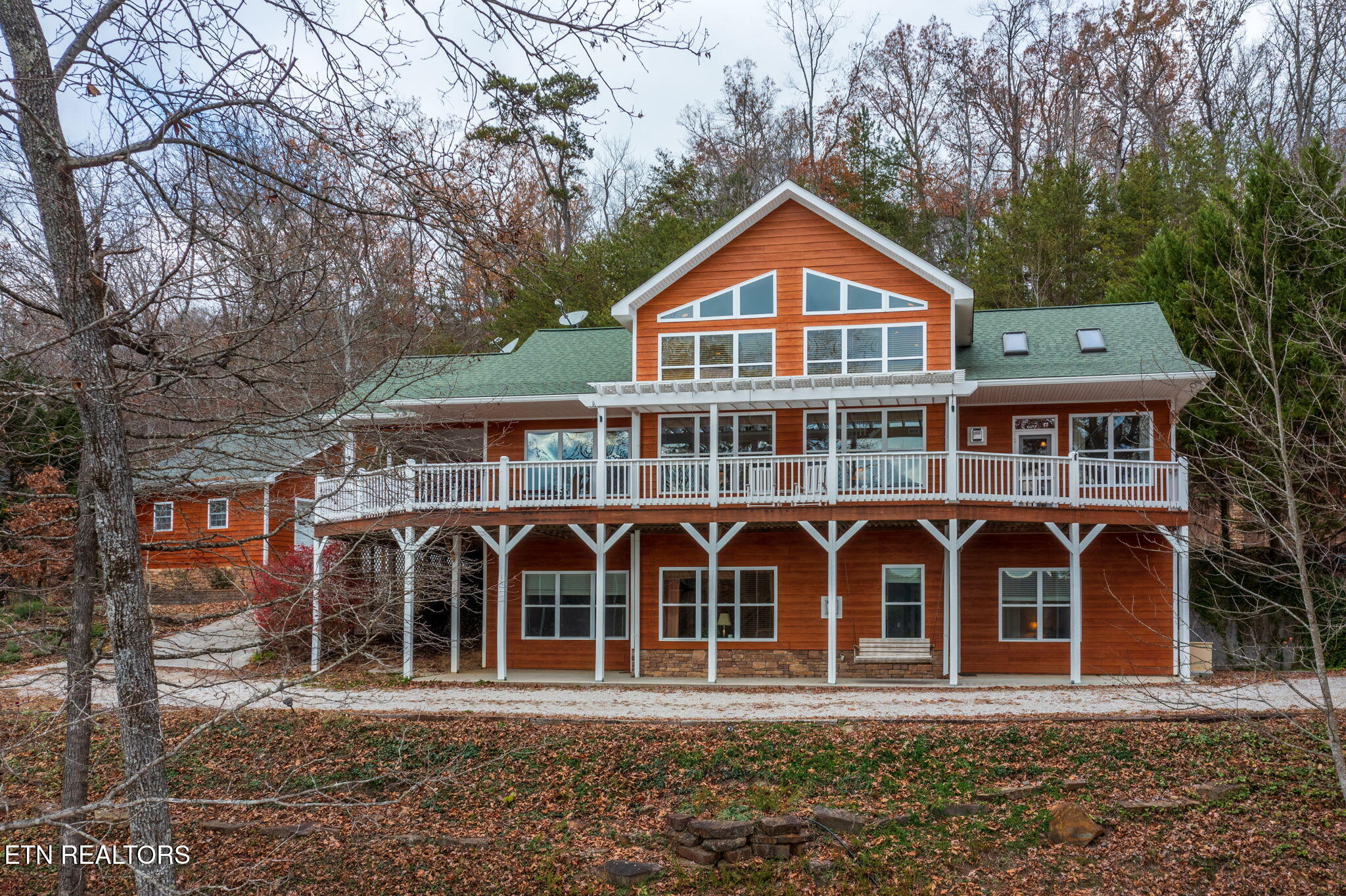 Everyone has lake views!