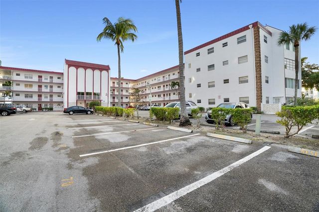 $129,900 | 4270 Northwest 40th Street, Unit 106 | Oakland Estates