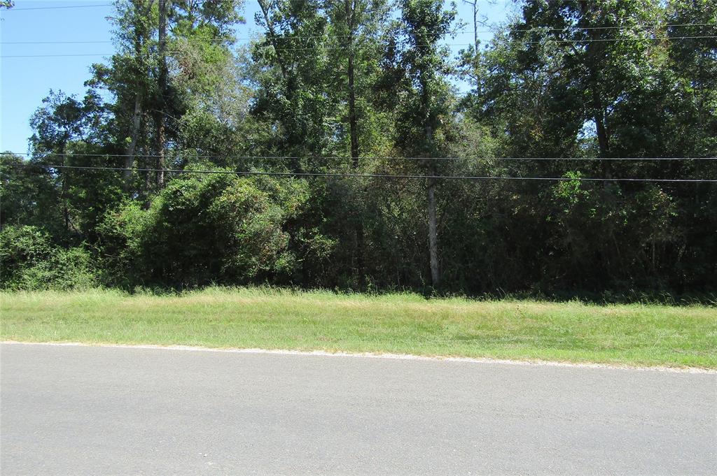 a view of a tennis court