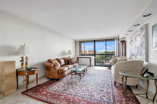 $499,500 | 1 Bay Club Drive, Unit 5J | Bay Terrace