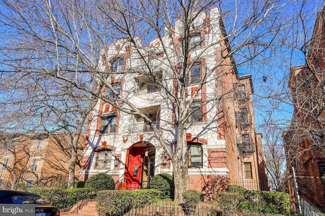 $395,000 | 1495 Newton Street Northwest, Unit 301 | Columbia Heights