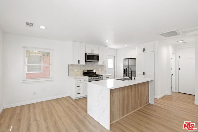 $3,795 | 1940 Cloverfield Boulevard, Unit C | Santa Monica