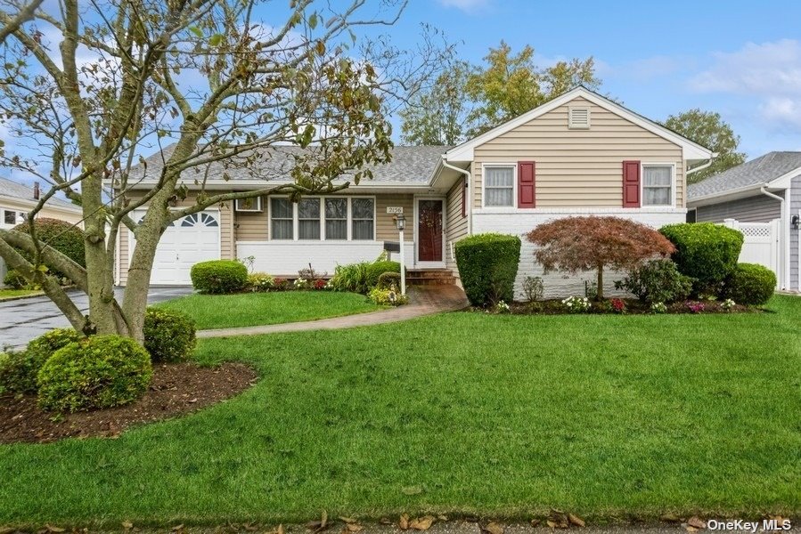 2156 Jeffrey Drive North Bellmore NY 11710 Compass