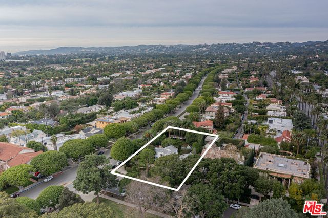 $10,900,000 | 1405 North Park Way | Beverly Hills