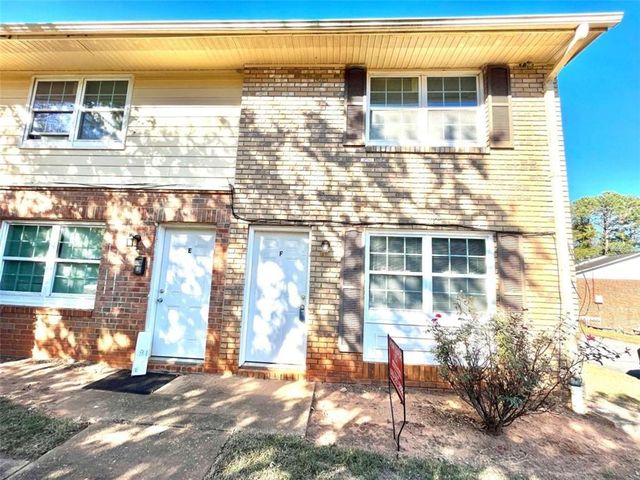 $1,100 | 100 Chalfont Drive, Unit F | Athens