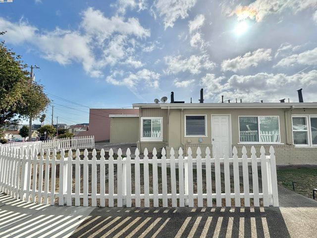 $3,195 | 71 Randolph Avenue | Diamond Heights - South San Francisco