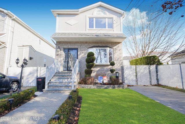 $925,000 | 269 Fisher Avenue | Tottenville