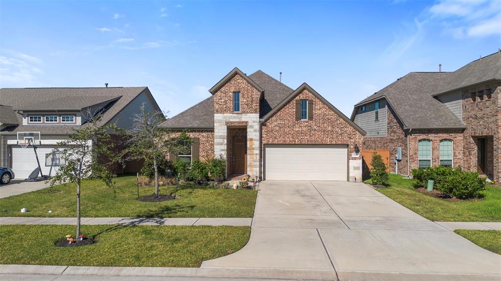 front view of house with a yard