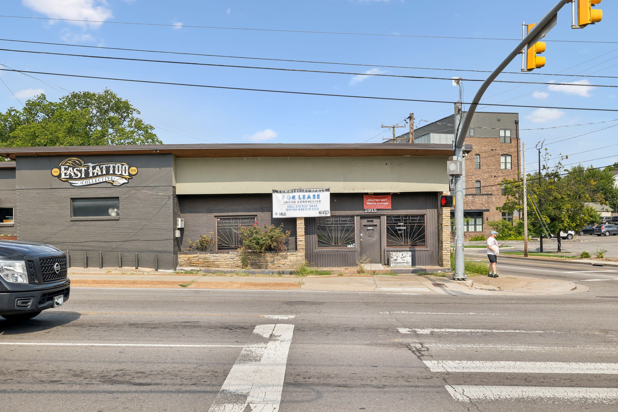 a view of a building entrance