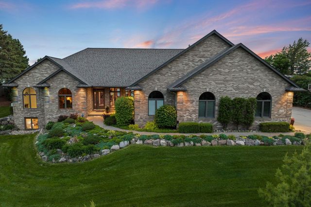 $1,595,000 | 6216 Shamrock Drive | Washington Township - Le Sueur County