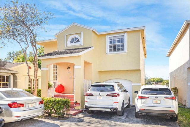 $559,999 | 11981 Northwest 12th Street | Pembroke Lakes