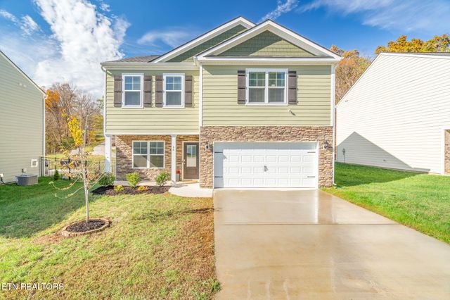 $379,900 | 40 Village Way | Villages of Center Farm