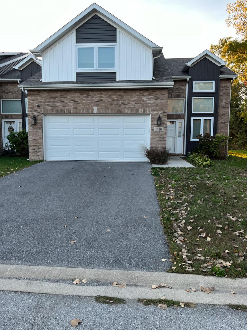 a front view of house with yard