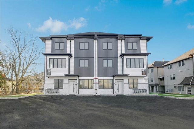 $749,000 | 29 Calvert Drive, Unit 115 | Monsey