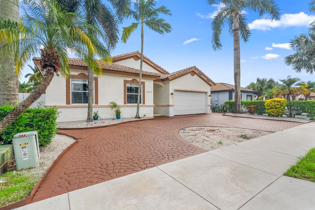 $809,000 | 8914 Northwest 168th Street | Miami Lakes