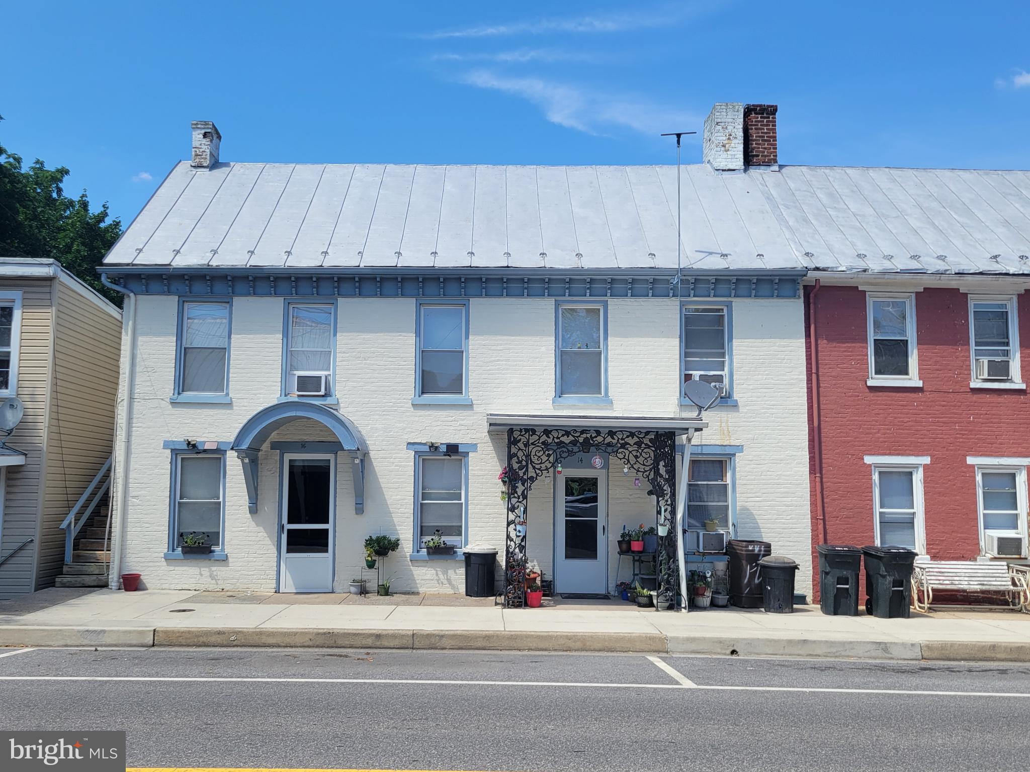 a view of a white building