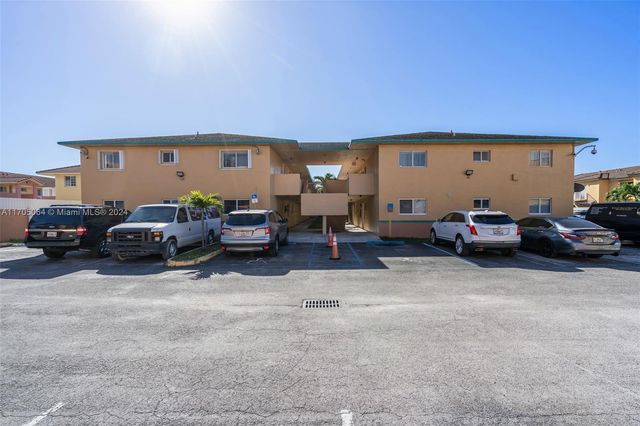 $320,000 | 2985 West 80th Street, Unit 215 | Hialeah