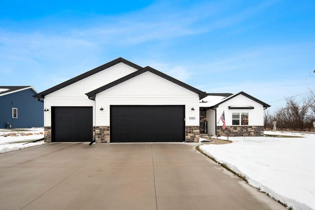 $429,900 | 1801 White Dove Lane | Kaukauna