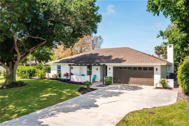 $1,050,000 | 237 Burning Tree Drive | Central Naples