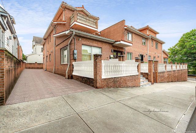 $1,599,000 | 58-10 83rd Place | Maspeth