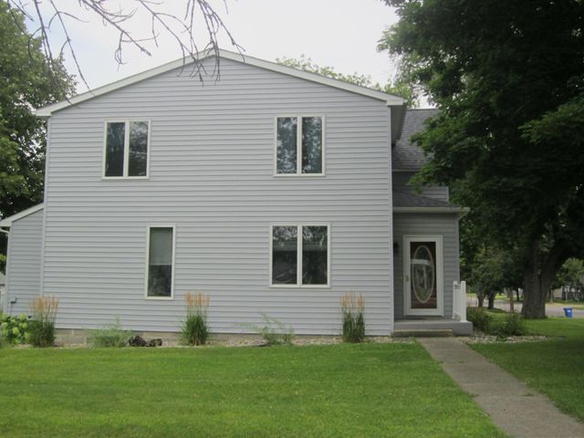 $129,900 | 920 11th Avenue | Clarkfield