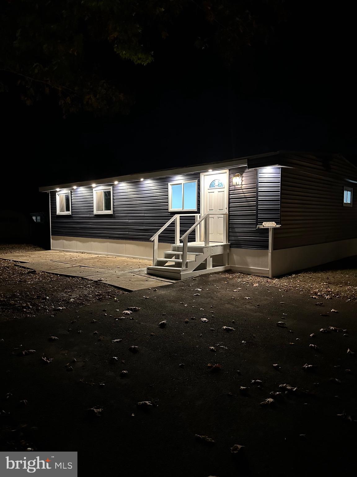 a view of a garage