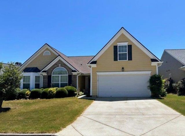 $329,000 | 1060 South Creek Drive | Southwoods at Mirror Lake