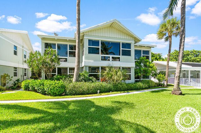 $1,050,000 | 320 South Ocean Boulevard, Unit LC | Delray Beach Association