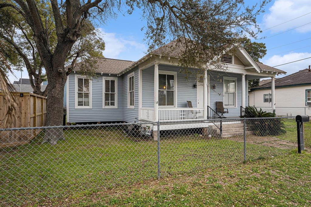 Classic Craftsman Bungalow located walking distance to Galveston's Beachfront!  According to Seller, there is no record of flooding!