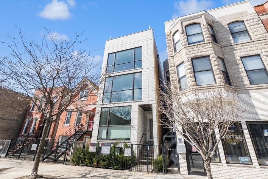 1012 North California Avenue, Unit 3, Chicago, IL 60622 | Compass