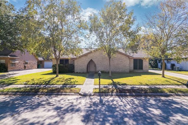 $273,500 | 2303 Mockingbird Street | Baytown