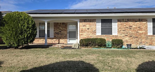 $235,000 | 1513 Japonica Lane | Plano Park