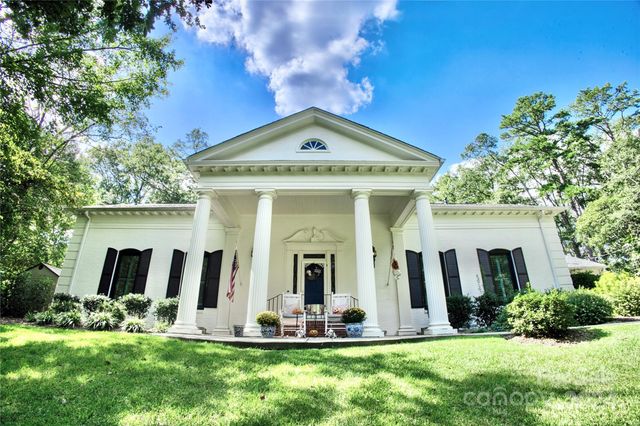 $949,900 | 1139 Hermitage Road | Richmond Drive-Beaty Estate