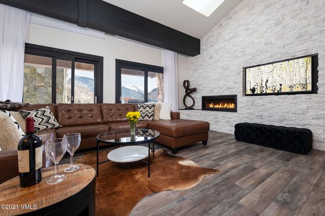 $3,895,000 | 707 West Lionshead Circle, Unit B6 | Vail