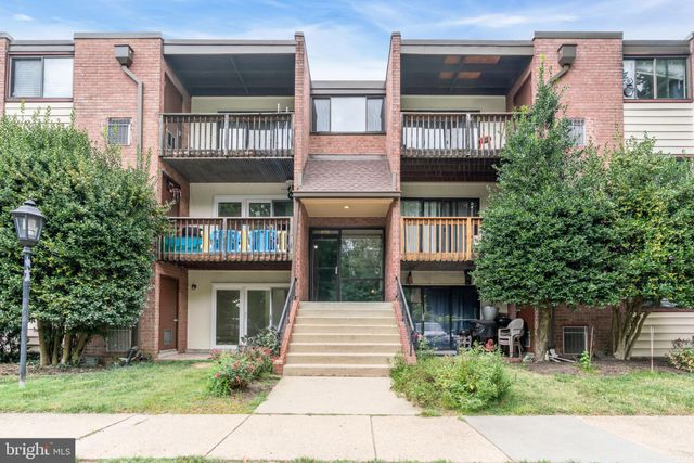 $293,400 | 10722 West Drive, Unit 101 | Fairfax