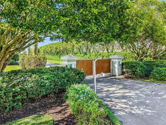 $19,700,000 | 3351 Grand Prix Farms Drive | Wellington