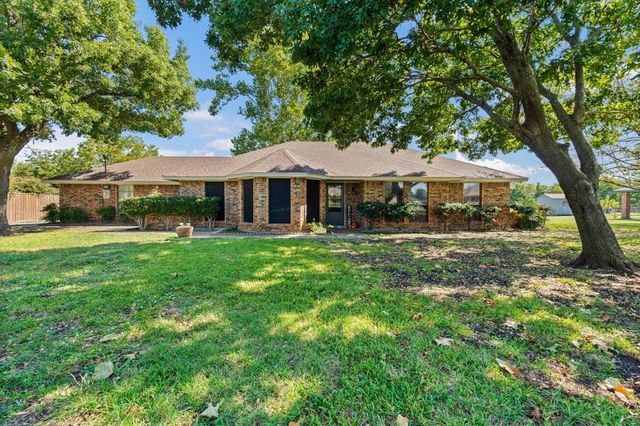 $445,000 | 3410 Oak Tree Lane