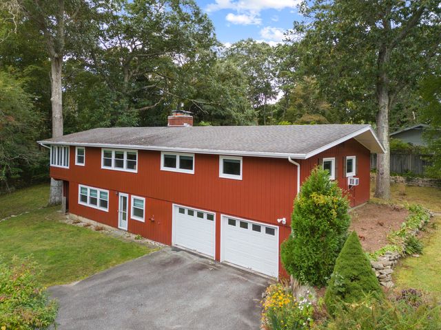 $479,000 | 7 Valley View Drive | East Lyme