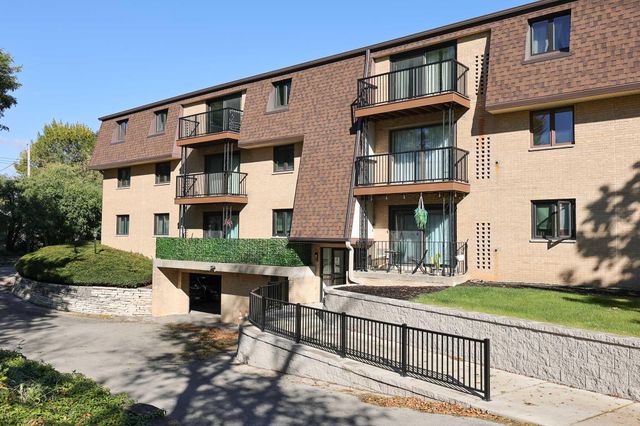 $97,500 | 3239 South 58th Street, Unit 111 | Lyons Park