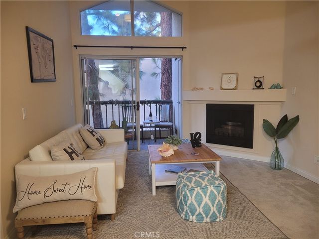 $445,000 | 5515 Canoga Avenue, Unit 314 | Woodland Hills