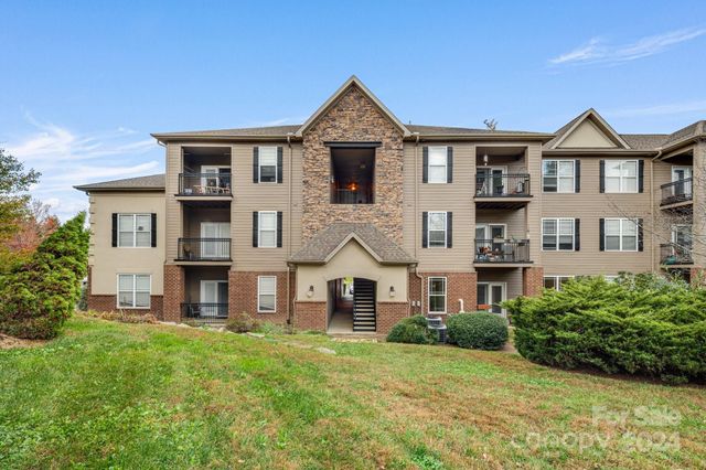 $260,000 | 291 Brickton Village Circle, Unit 106 | Brickton Village