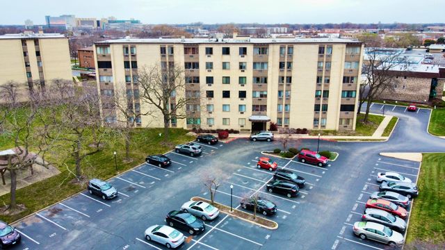 $149,000 | 9720 South Pulaski Road, Unit 209 | Oak Lawn