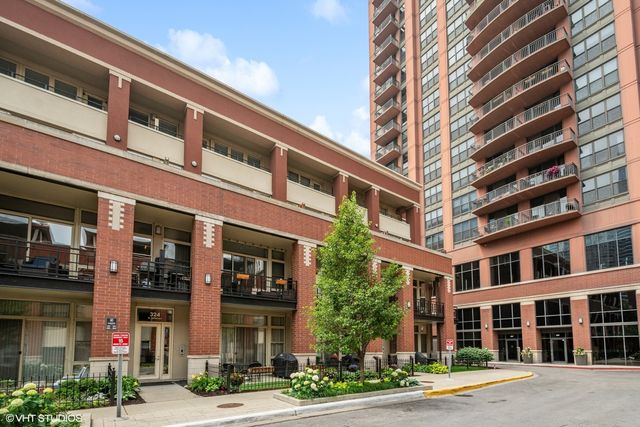 $624,900 | 324 North Jefferson Street, Unit 204 | Kinzie Station