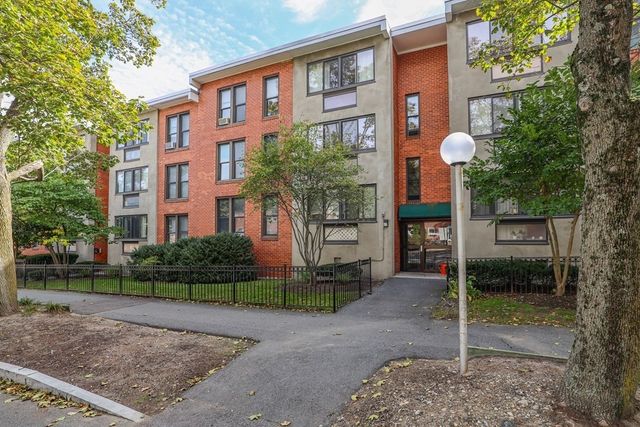 $3,200 | 32 Juniper Street, Unit 96 | Brookline Village