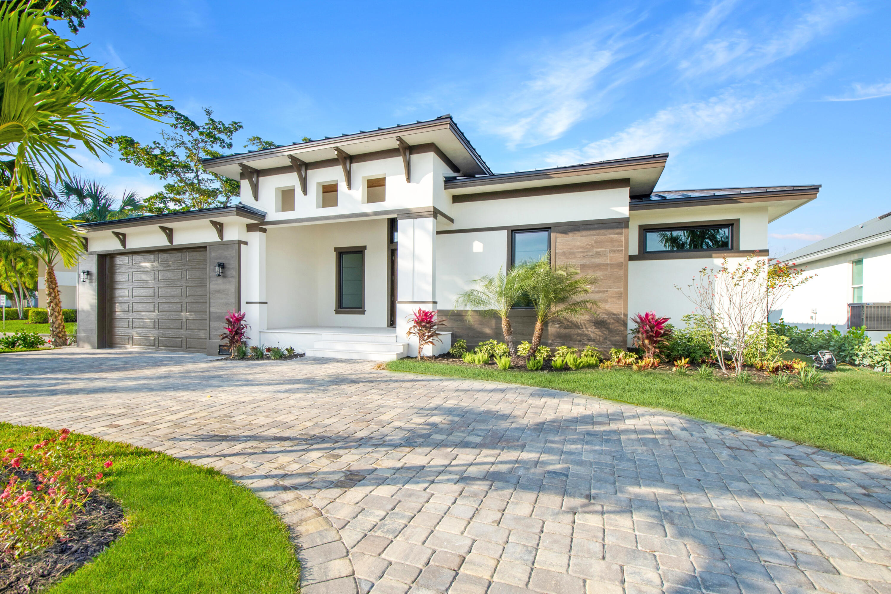 a front view of house with yard