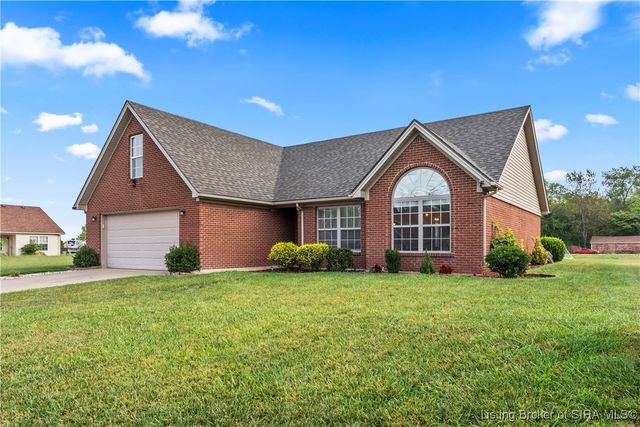 $300,000 | 6007 Pine View Court | Jeffersonville