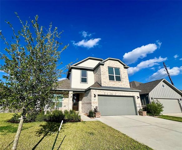 $425,000 | 443 Hunters Crossing Drive | Sealy